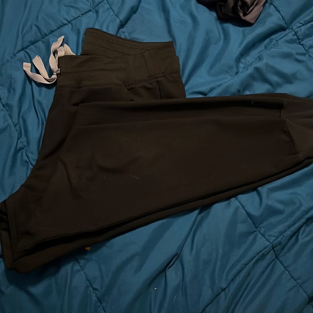 Medium black figs womens joggers